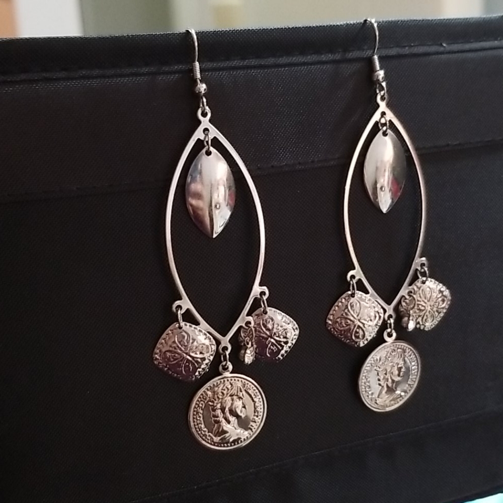 Dangle hook Earrings